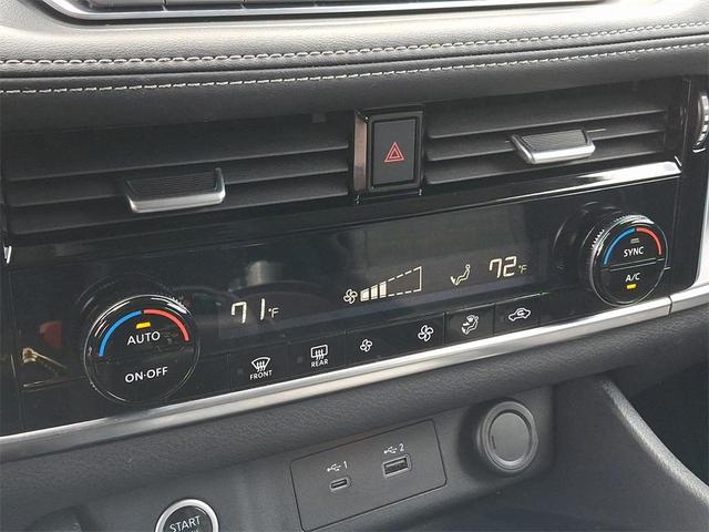 Photo of 2021 Super Black Nissan Rogue