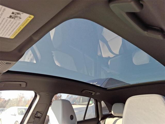 Photo of 2022 Mythos Black Metallic Volkswagen ID.4