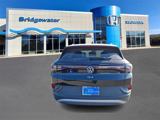 Photo of 2022 Mythos Black Metallic Volkswagen ID.4
