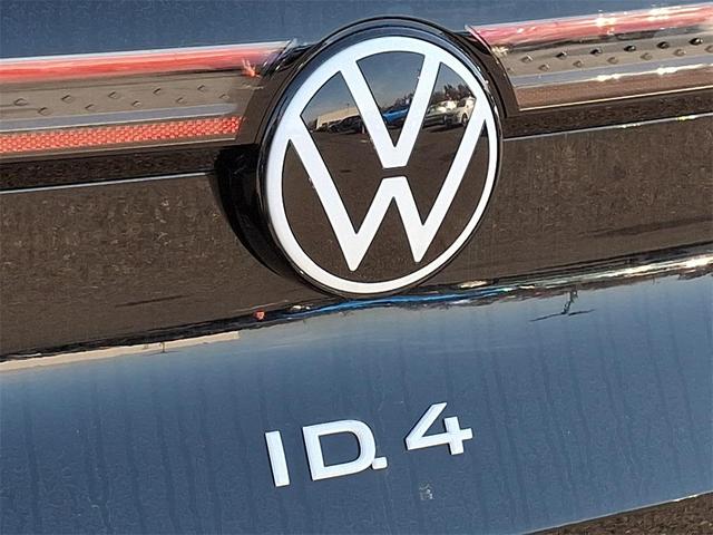 Photo of 2022 Mythos Black Metallic Volkswagen ID.4