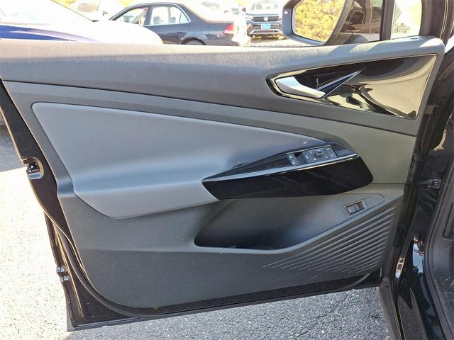 Photo of 2022 Mythos Black Metallic Volkswagen ID.4