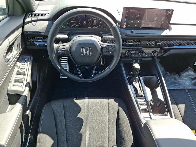 Photo of 2025 Platinum White Pearl Honda Accord Hybrid