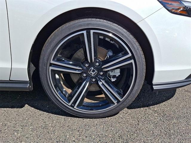 Photo of 2025 Platinum White Pearl Honda Accord Hybrid
