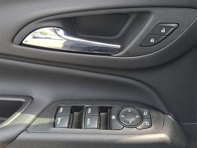 Photo of 2022 Summit White Chevrolet Equinox