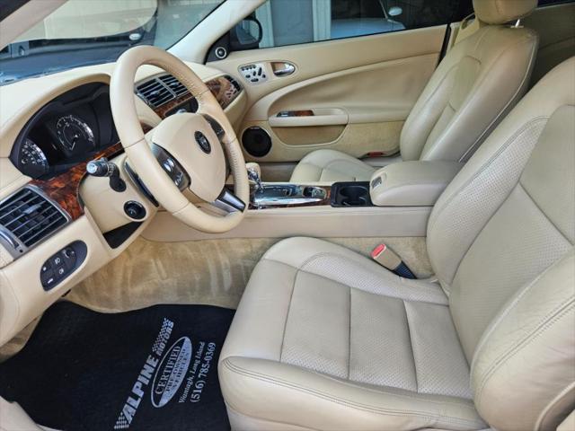 Photo of 2009 Porcelain Jaguar XK