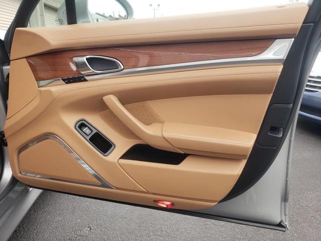 Photo of 2011 GT Silver Metallic Porsche Panamera