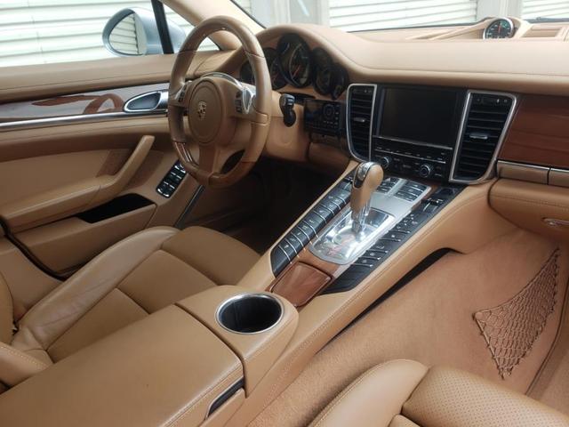 Photo of 2011 GT Silver Metallic Porsche Panamera