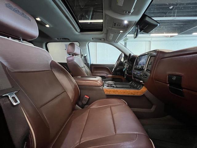 Photo of 2016 Iridescent Pearl Tricoat (g1w) Chevrolet Silverado 1500