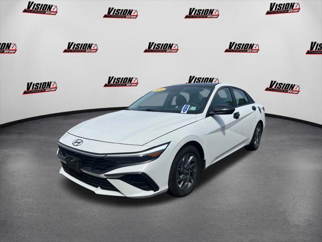 2024 Hyundai Elantra Hev