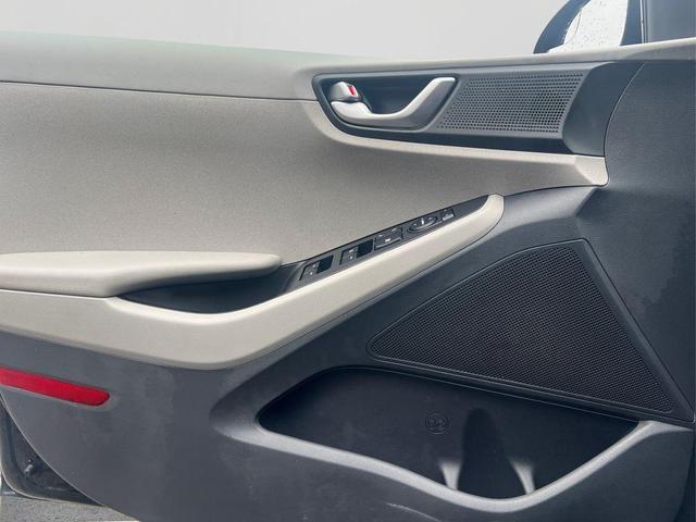 Photo of 2018 Black Noir Pearl Hyundai IONIQ Plug-In Hybrid