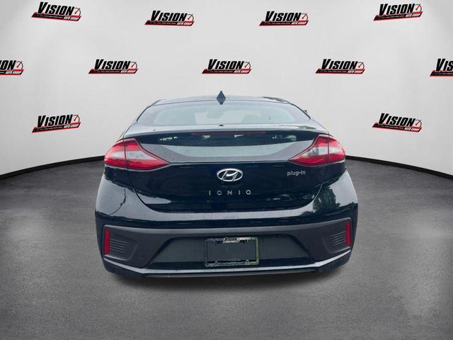 Photo of 2018 Black Noir Pearl Hyundai IONIQ Plug-In Hybrid
