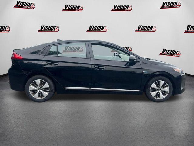 Photo of 2018 Black Noir Pearl Hyundai IONIQ Plug-In Hybrid