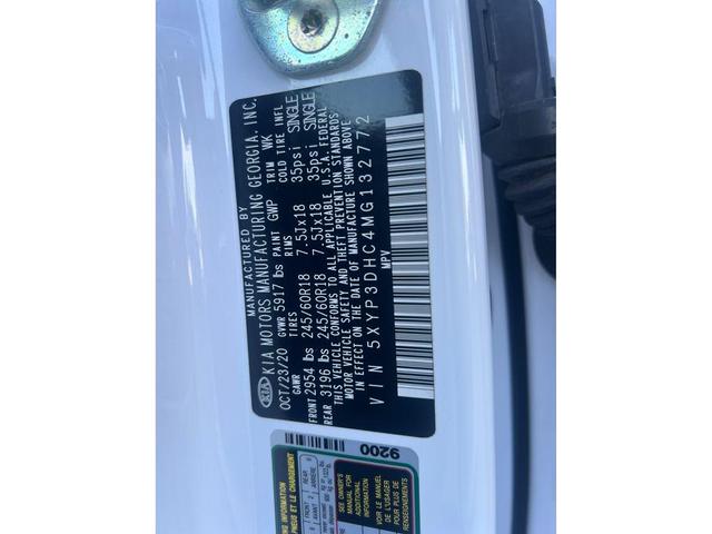 Photo of 2021 Glacial White Pearl Kia Telluride