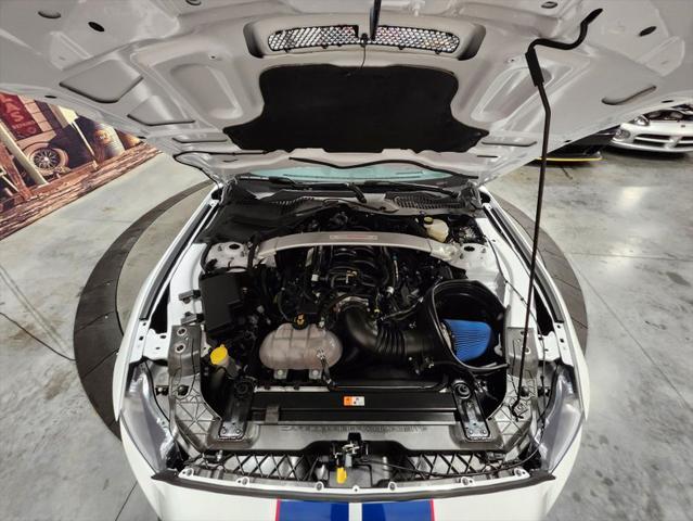 Photo of 2017 OXFORD WHITE Ford Shelby GT350R
