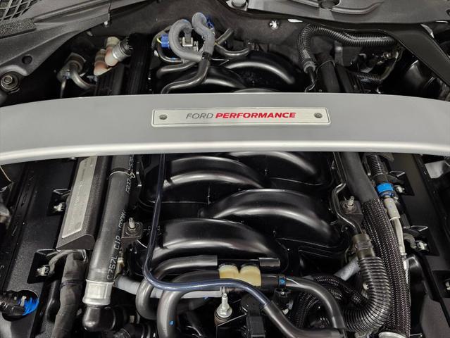 Photo of 2017 OXFORD WHITE Ford Shelby GT350R