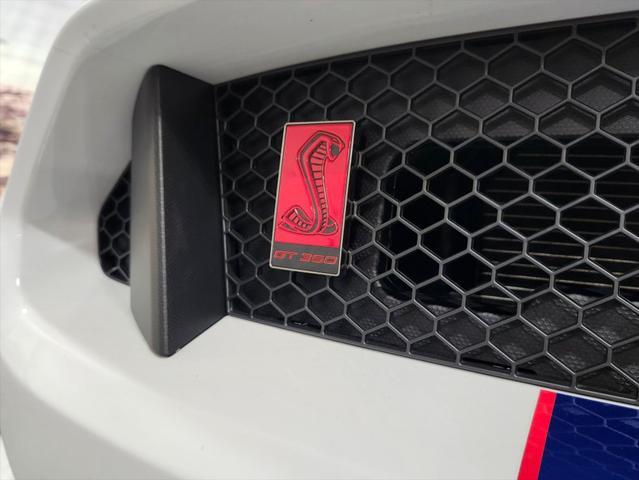 Photo of 2017 OXFORD WHITE Ford Shelby GT350R