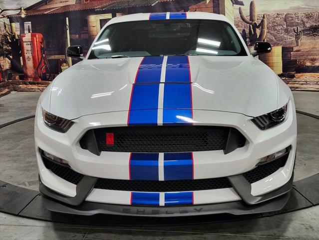 Photo of 2017 OXFORD WHITE Ford Shelby GT350R