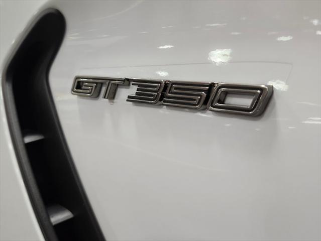 Photo of 2017 OXFORD WHITE Ford Shelby GT350R