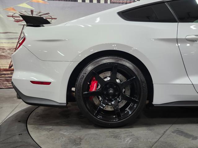 Photo of 2017 OXFORD WHITE Ford Shelby GT350R