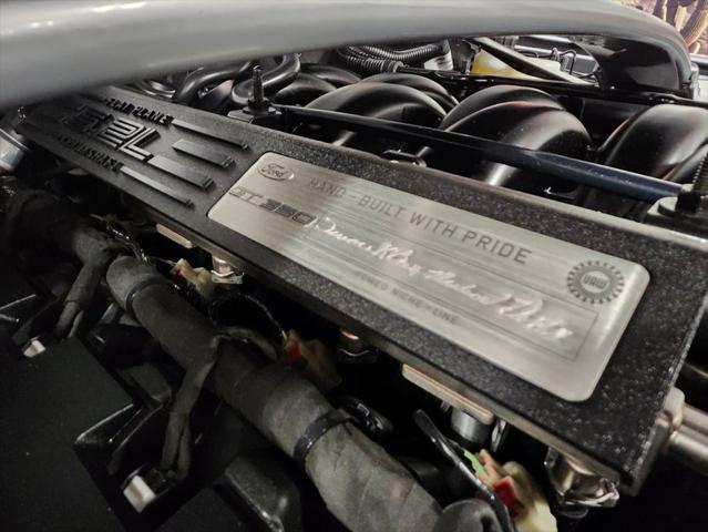 Photo of 2017 OXFORD WHITE Ford Shelby GT350R