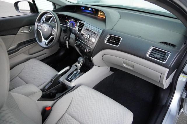 Photo of 2014 Alabaster Silver Metallic Honda Civic