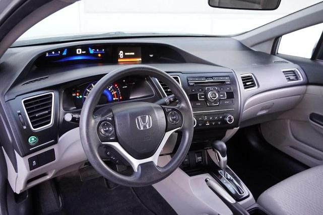 Photo of 2014 Alabaster Silver Metallic Honda Civic