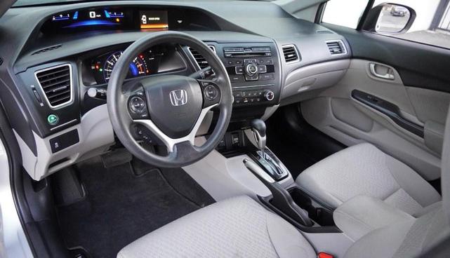 Photo of 2014 Alabaster Silver Metallic Honda Civic