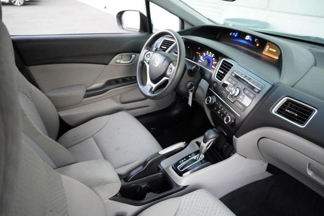 Photo of 2014 Alabaster Silver Metallic Honda Civic