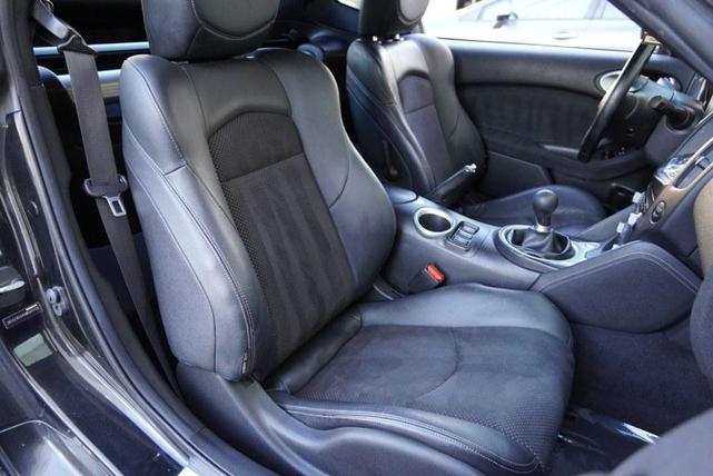 Photo of 2010 Magnetic Black Metallic Nissan 370Z
