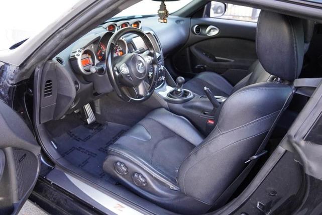 Photo of 2010 Magnetic Black Metallic Nissan 370Z