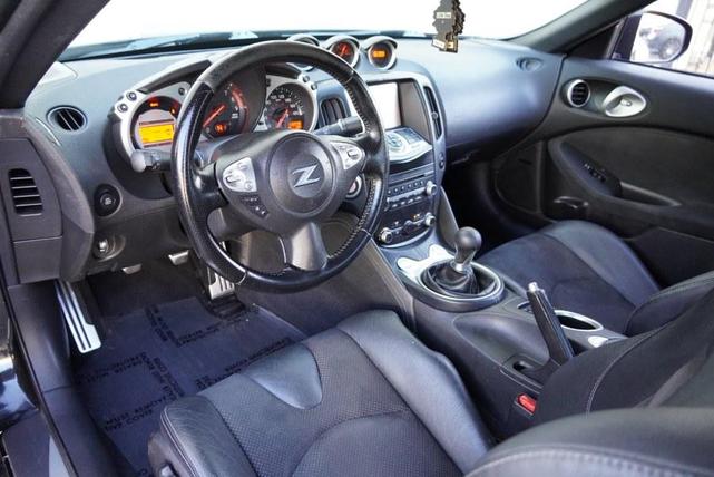 Photo of 2010 Magnetic Black Metallic Nissan 370Z