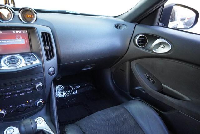 Photo of 2010 Magnetic Black Metallic Nissan 370Z