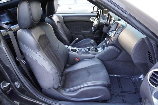 Photo of 2010 Magnetic Black Metallic Nissan 370Z