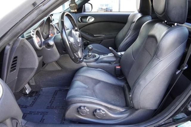 Photo of 2010 Magnetic Black Metallic Nissan 370Z
