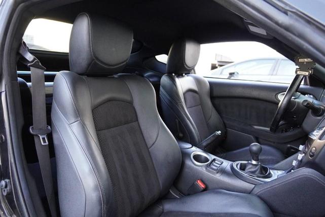 Photo of 2010 Magnetic Black Metallic Nissan 370Z