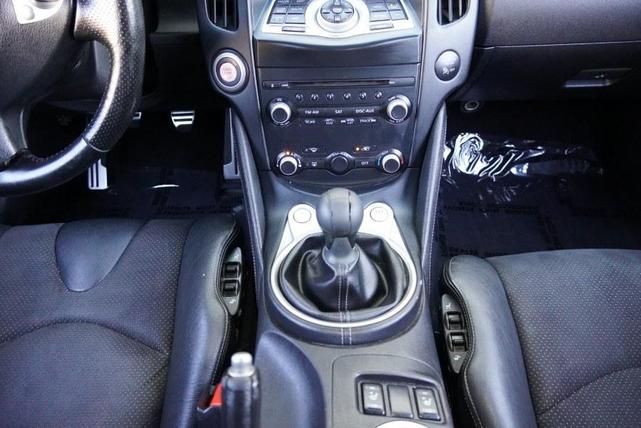 Photo of 2010 Magnetic Black Metallic Nissan 370Z