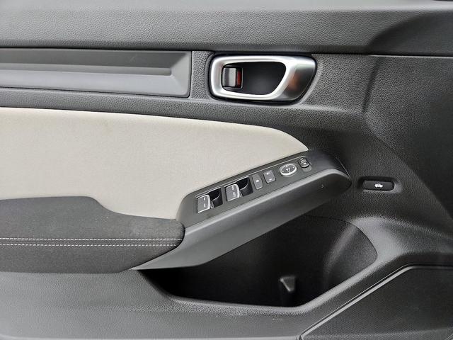 Photo of 2024 White Honda Civic