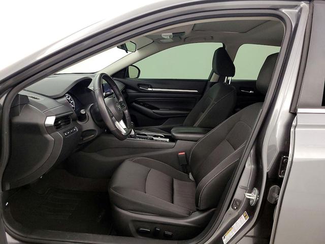 Photo of 2022 Gray Nissan Altima