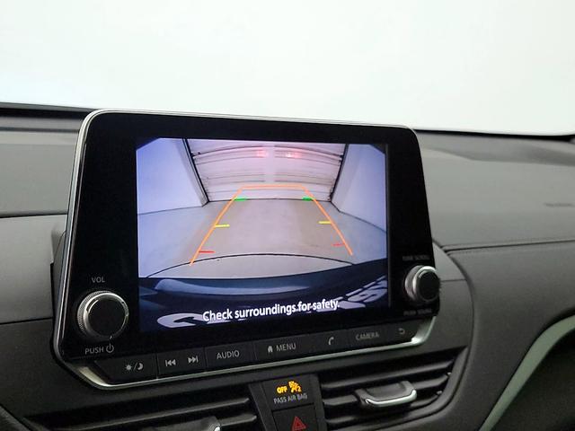 Photo of 2022 Gray Nissan Altima