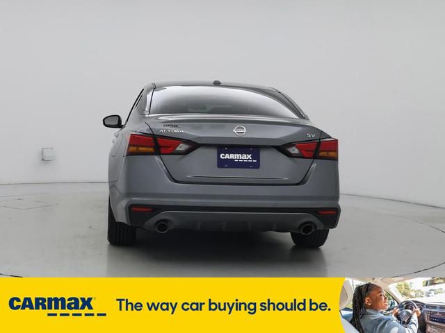 Photo of 2022 Gray Nissan Altima