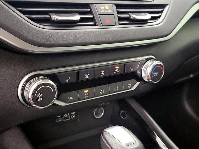 Photo of 2022 Gray Nissan Altima