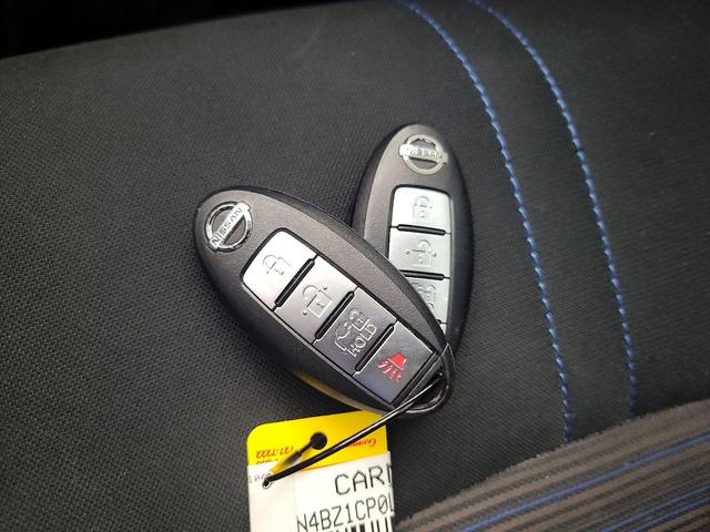 Photo of 2020 Black Nissan Leaf