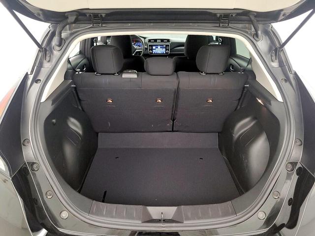 Photo of 2020 Black Nissan Leaf