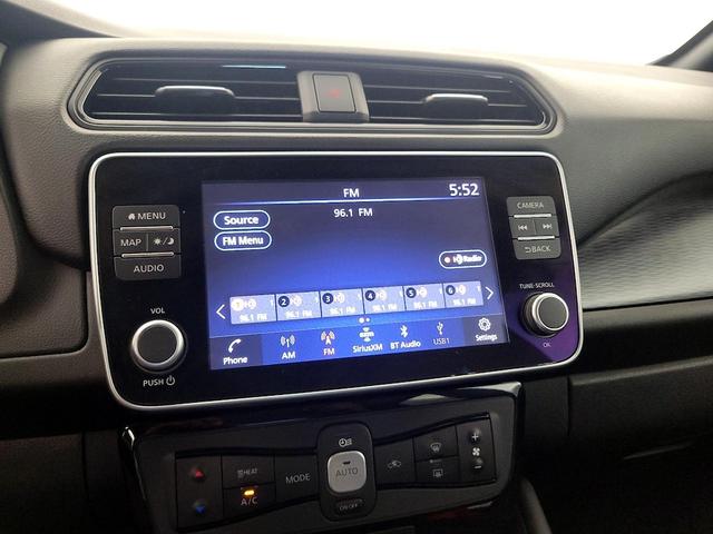 Photo of 2020 Black Nissan Leaf