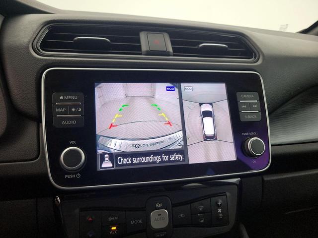 Photo of 2020 Black Nissan Leaf