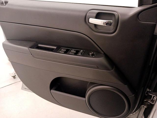 Photo of 2014 Silver Jeep Compass
