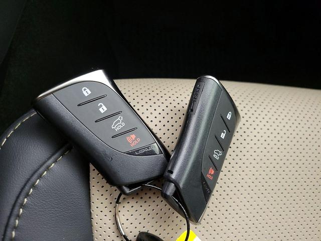 Photo of 2024 Gray Lexus GX 550