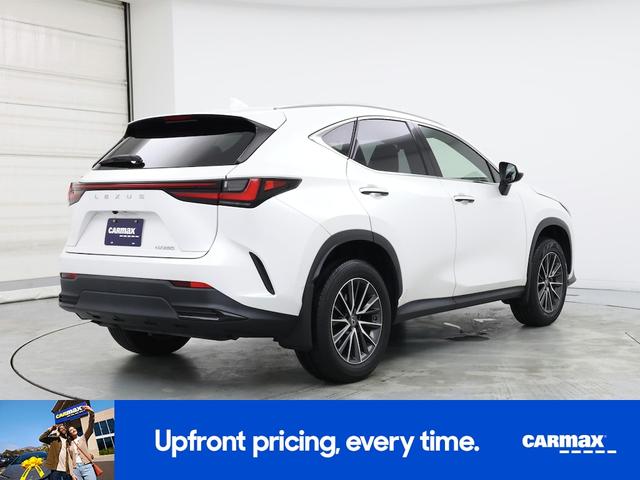 Photo of 2022 White Lexus NX 250