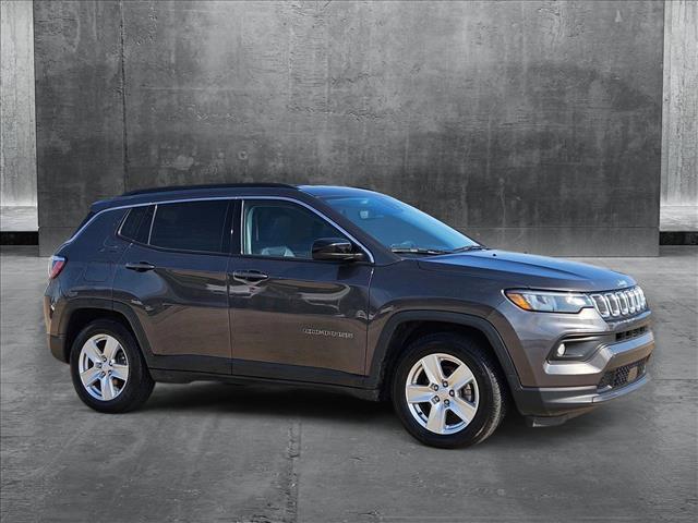 Photo of 2022 Granite Crystal Metallic Clearcoat Jeep Compass