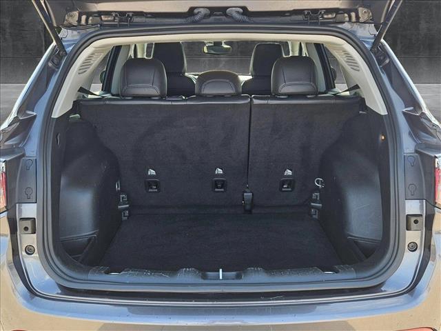 Photo of 2022 Granite Crystal Metallic Clearcoat Jeep Compass
